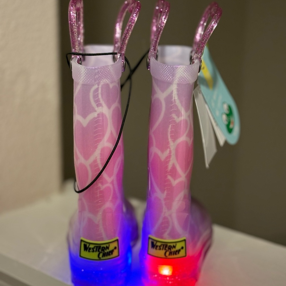 WESTERN CHIEF Girl's Heart Lighted Waterproof Rain Boots Kids Size 6C - Picture 4 of 5